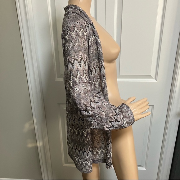 Travelers by Chico's | Gray lightweight knitted cardigan - Picture 2 of 8